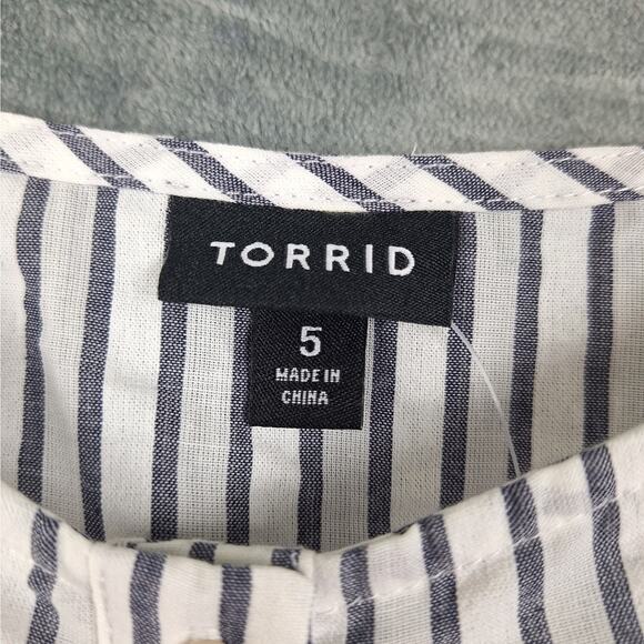 Torrid Top 5X Seersucker‎ Button Front Crop Striped Sweetheart Summer Casual NWT - Picture 2 of 8
